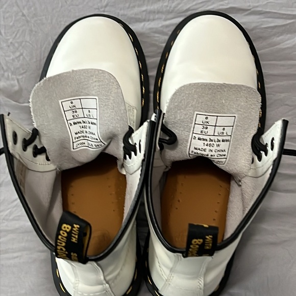 Doc Martens 1460 Smooth Leather White Combat Boots (Like New) - Picture 10 of 10
